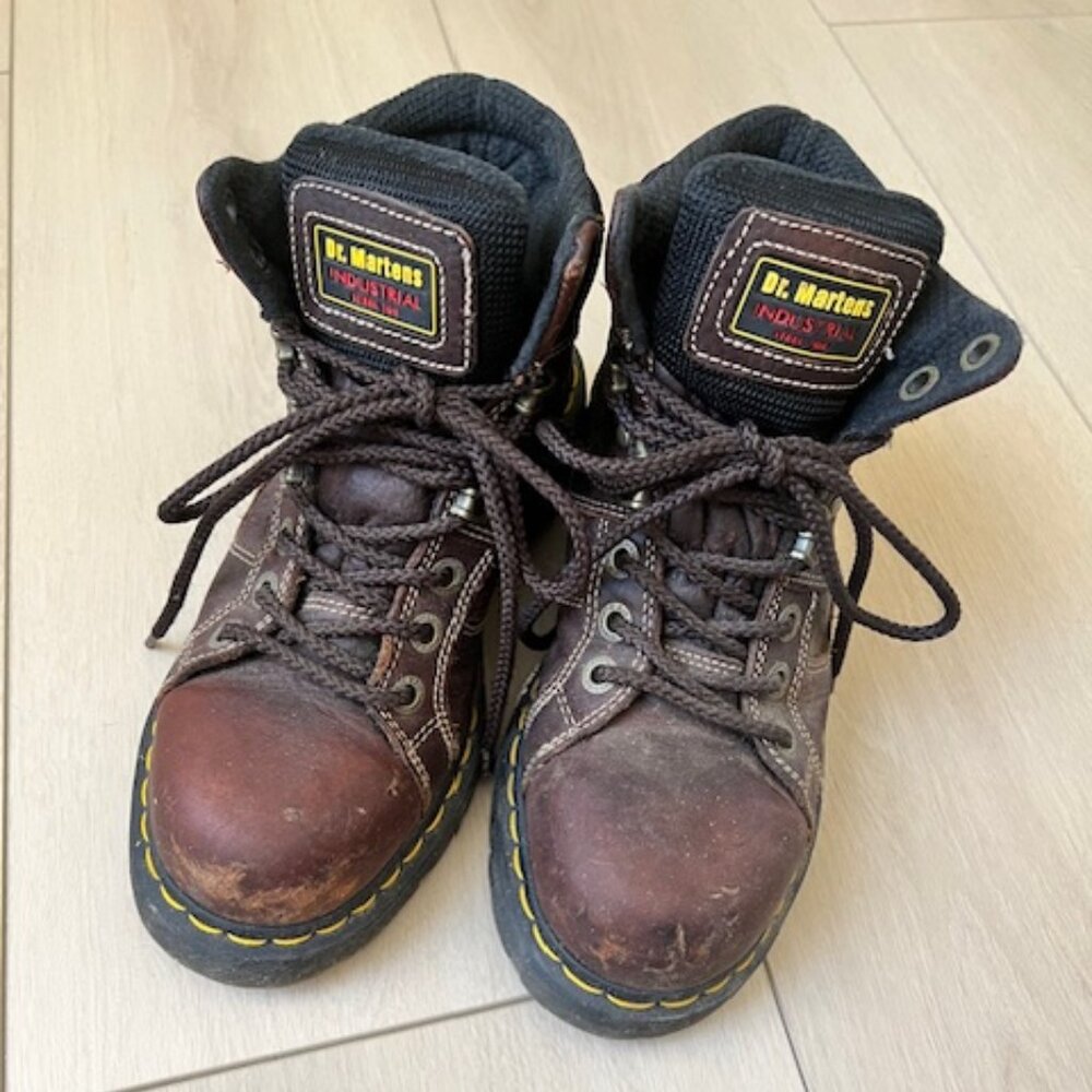 Dr. Martens Industrial Leather Steel Toe Slip Resistant Work Boots Women Size 7